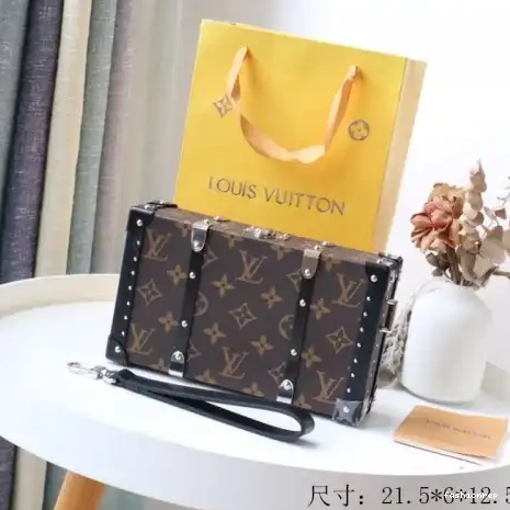 2107YA0130 Bags LV 1016